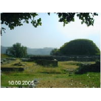 28 Buddist stupa Taxila.jpg